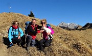 56 In vista della croce di Cima Pare e verso la Presolana